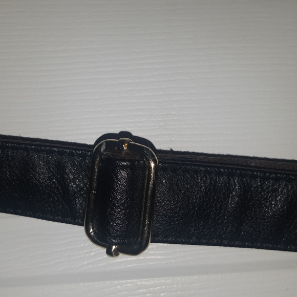 🆕️Pebbled Black Crossbody  With Gold Hardware width 10"×L12" - Picture 7 of 8